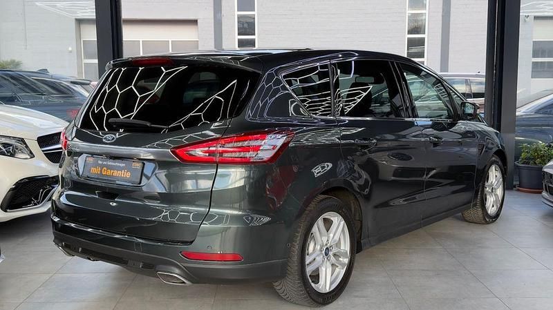 Gebraucht Ford S-MAX Titanium 190 PS (139 kW) 2019 Grün Van / Kleinbus