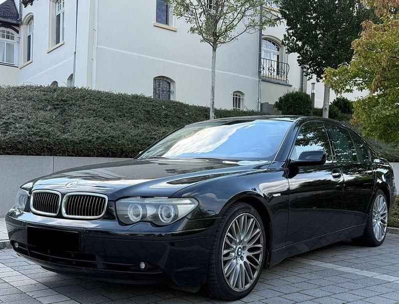 Schwarz Gebraucht 2006 BMW 745 Exclusive Limousine | 7.900 € (Etwas zu teuer) - Bild 1/4