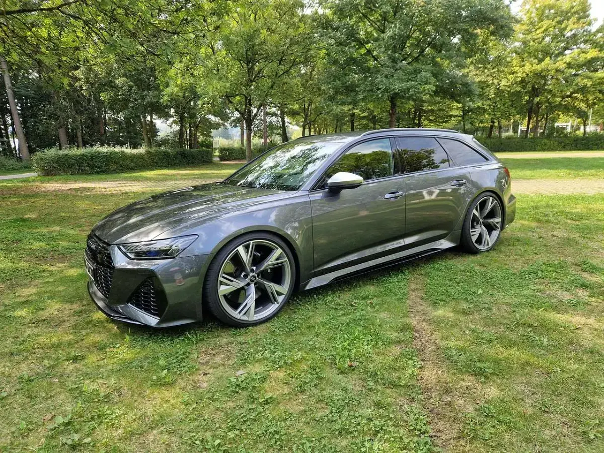 Gebraucht Audi RS6 600 PS (441 kW) 2021 Daytonagrau perleffekt Kombi