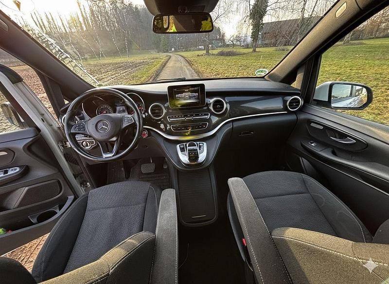 Gebraucht Mercedes V250 Edition 190 PS (139 kW) 2016 Weiß Van / Kleinbus