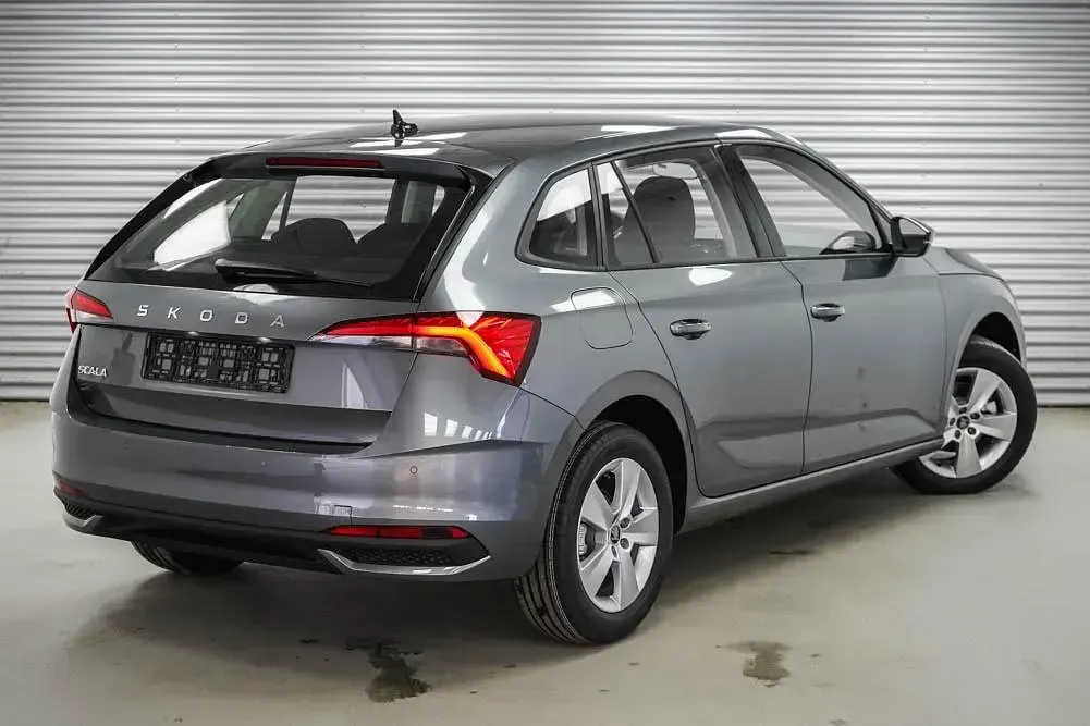 Neu Skoda Scala Selection 116 PS (85 kW) 2026 Graphite grau metallic (5x) Kleinwagen
