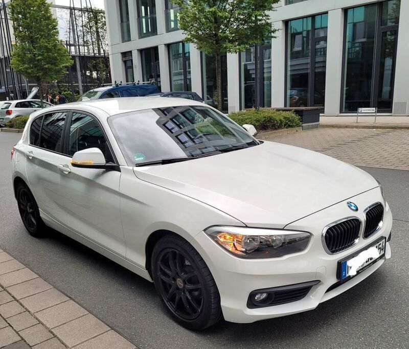 Weiß Gebraucht 2016 BMW 116 Advantage Kleinwagen | 12.500 € (Fairer Preis) - Bild 1/4
