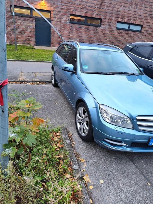 Gebraucht Mercedes C220 Avantgarde 170 PS (125 kW) 2010 Schwarz Kombi