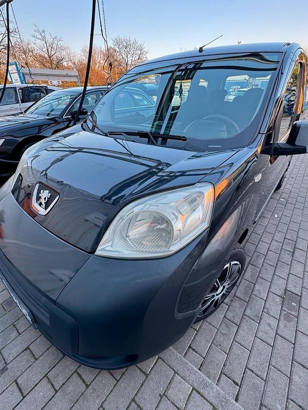 Gebraucht Peugeot Bipper 95 PS (69 kW) 2010 Schwarz Van / Kleinbus