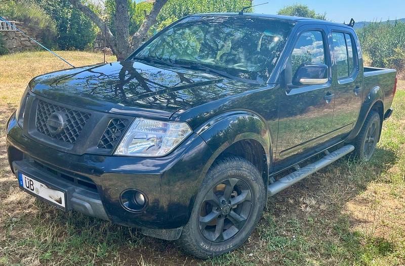 Schwarz Gebraucht 2013 Nissan Navara Abholung | 15.700 € - Bild 1/4