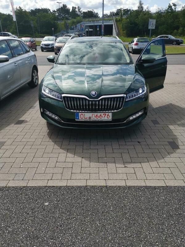 Grün Gebraucht 2020 Skoda Superb Kombi | 19.500 € (Etwas zu teuer) - Bild 1/4