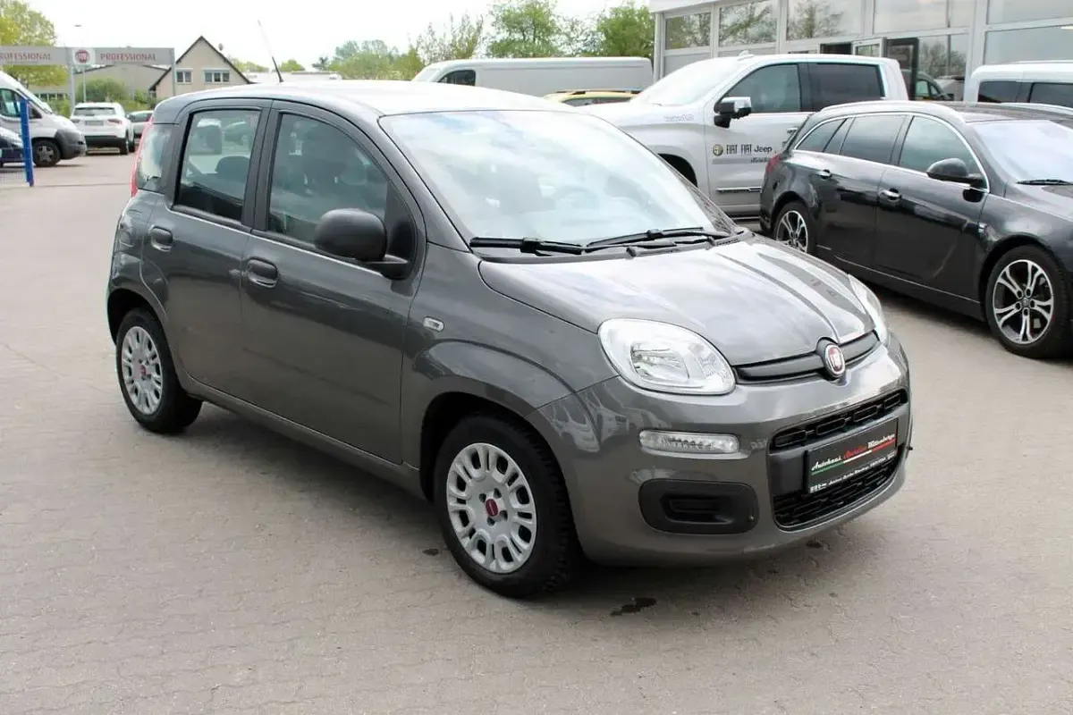 Gebraucht Fiat Panda 69 PS (50 kW) 2022 Colosseeo grau Kleinwagen
