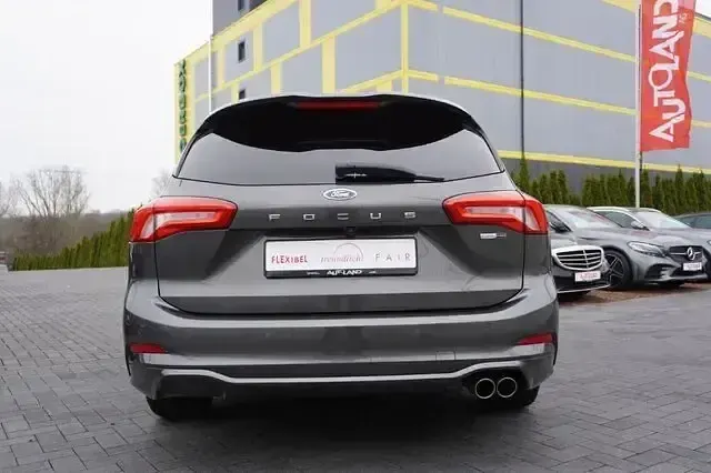Gebraucht Ford Focus ST-Line 155 PS (114 kW) 2020 Grau Kombi