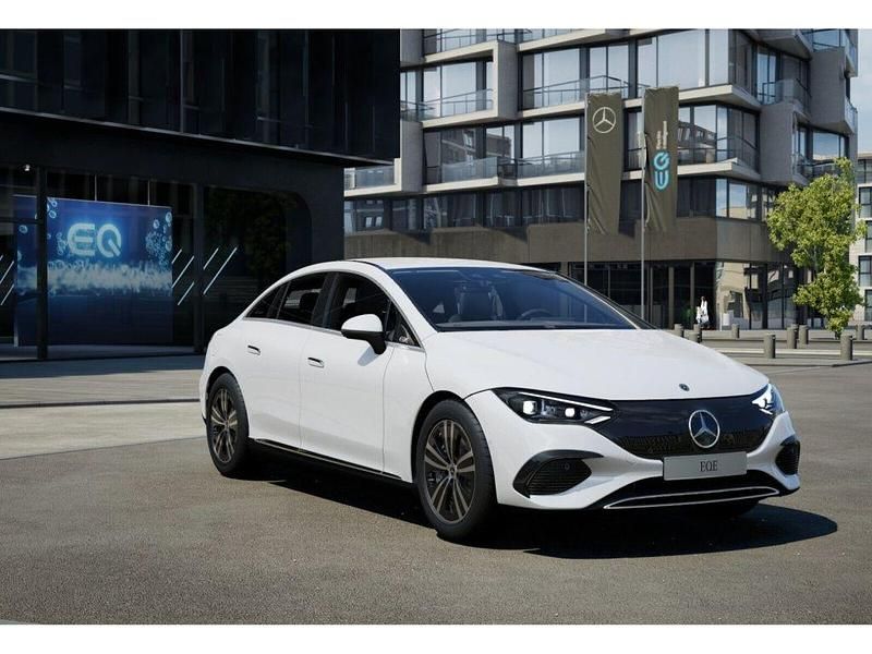 Gebraucht Mercedes EQE350 214 kW (292 PS) 2024 Unilack polarweiß Limousine