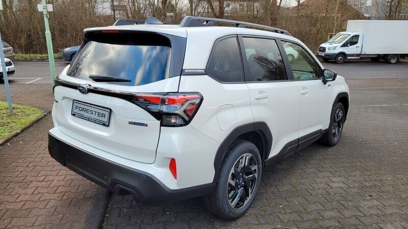 Gebraucht Subaru Forester Active 136 PS (100 kW) 2025 Crystal white pearl SUV