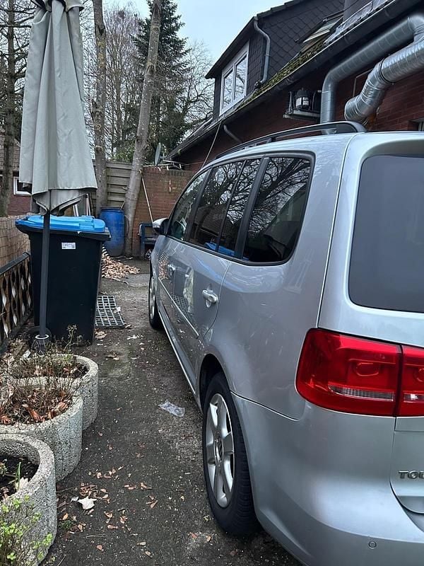 Gebraucht VW Touran 140 PS (102 kW) 2011 Silber Van / Kleinbus