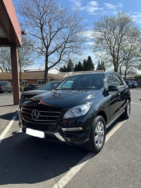 Gebraucht Mercedes ML350 258 PS (189 kW) 2012 Schwarz SUV