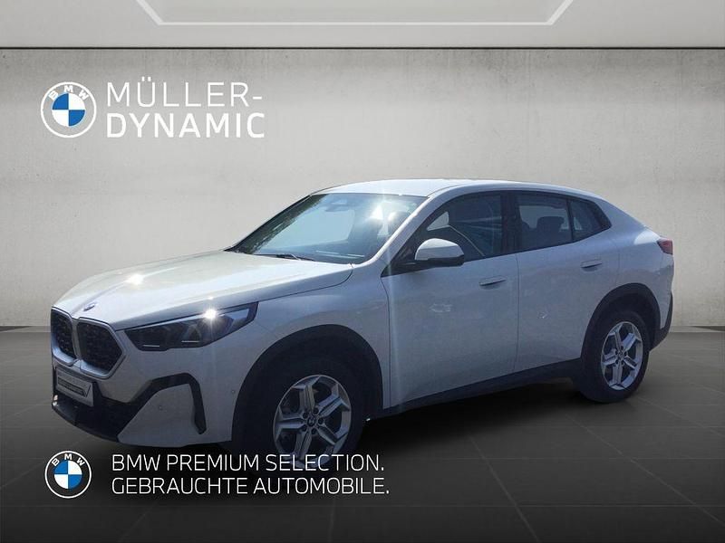 Alpinweiß uni Gebraucht 2024 BMW X2 Efficient Dynamics SUV | 38.511 € (Guter Preis) - Bild 1/4