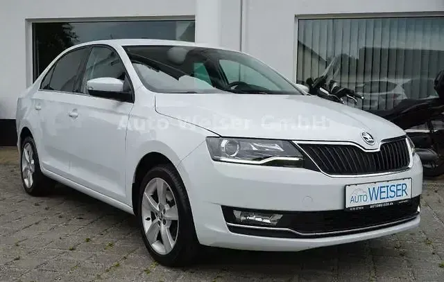 Gebraucht Skoda Rapid Style 110 PS (80 kW) 2019 Weiß Kleinwagen