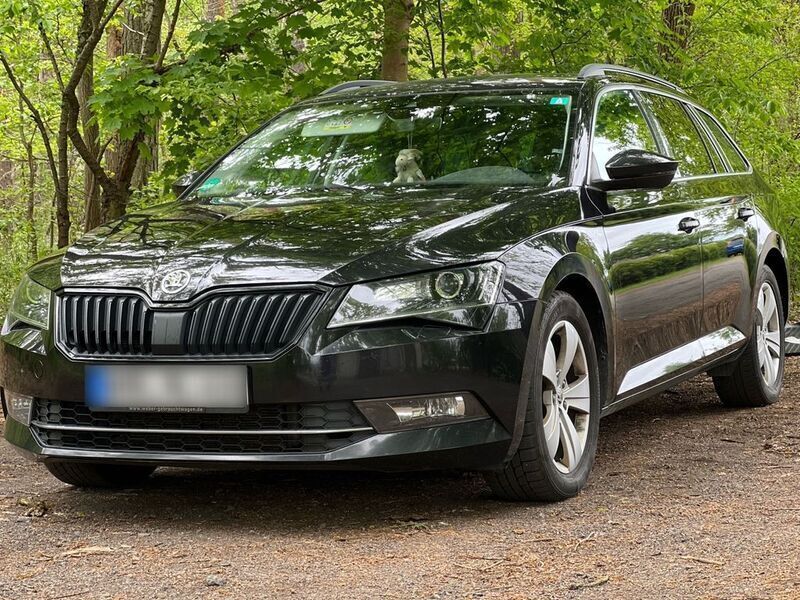 Schwarz Gebraucht 2016 Skoda Superb Style Kombi | 13.200 € (Guter Preis) - Bild 1/4