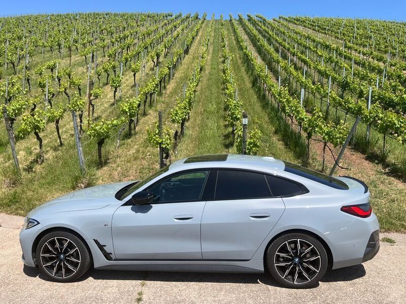 Grau Gebraucht 2023 BMW i4 M Sport Limousine | 42.190 € (Fairer Preis) - Bild 1/4