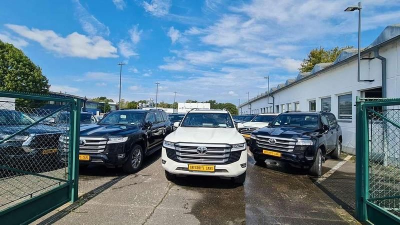 Gebraucht Toyota Land Cruiser Premium 415 PS (305 kW) 2023 Schwarz SUV