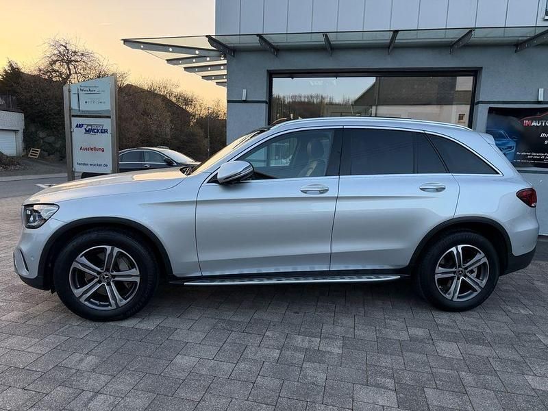 Gebraucht Mercedes GLC300 245 PS (180 kW) 2020 Silber SUV