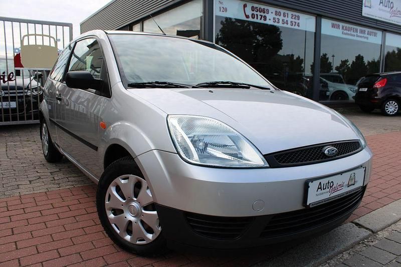 Gebraucht Ford Fiesta Ambiente 69 PS (50 kW) 2004 Silber Kleinwagen