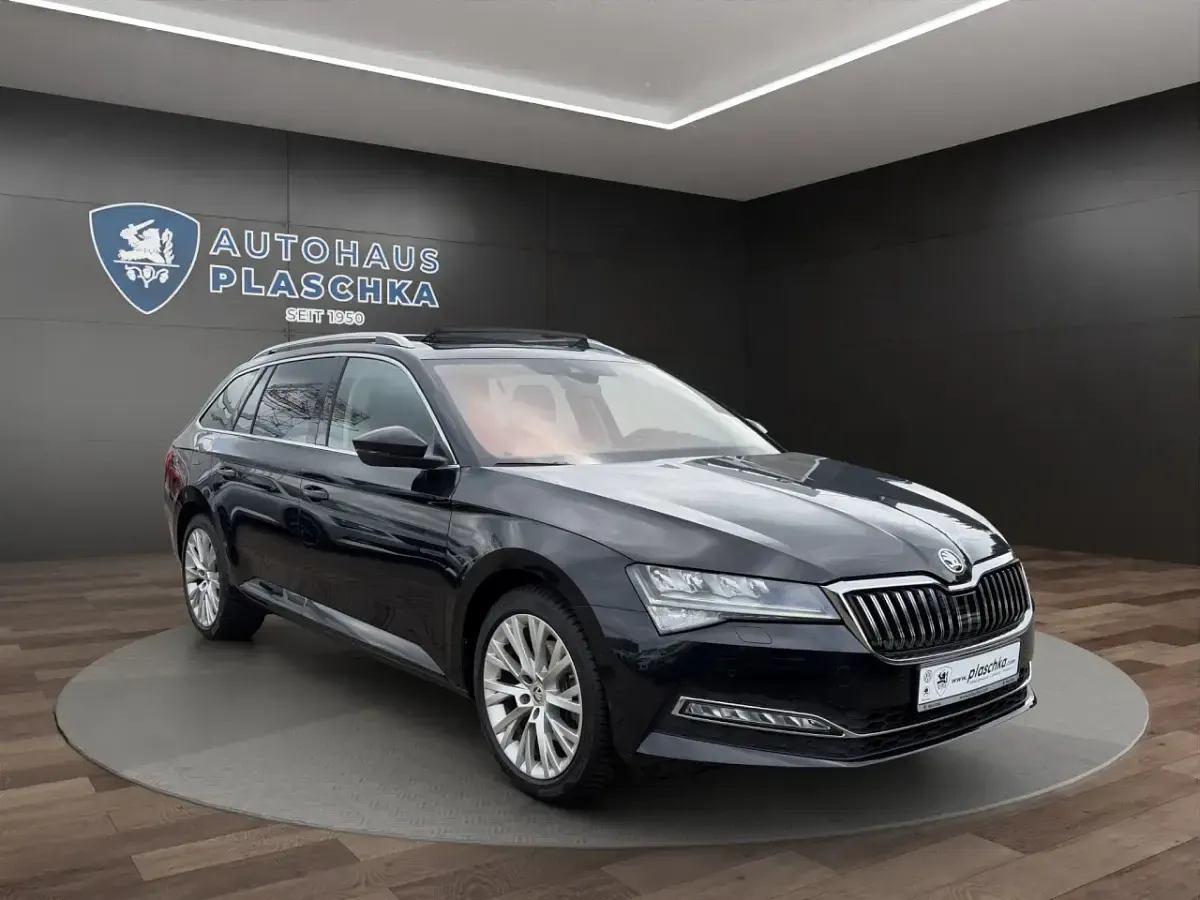 Gebraucht Skoda Superb Style 190 PS (139 kW) 2022 Schwarzmagic perleffekt Kombi