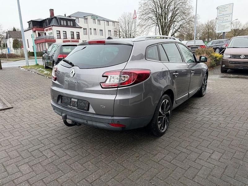 Gebraucht Renault Mégane III Bose Edition 132 PS (97 kW) 2015 Grau Limousine