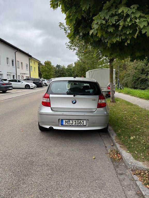 Gebraucht BMW 118 129 PS (94 kW) 2005 Silber Kleinwagen
