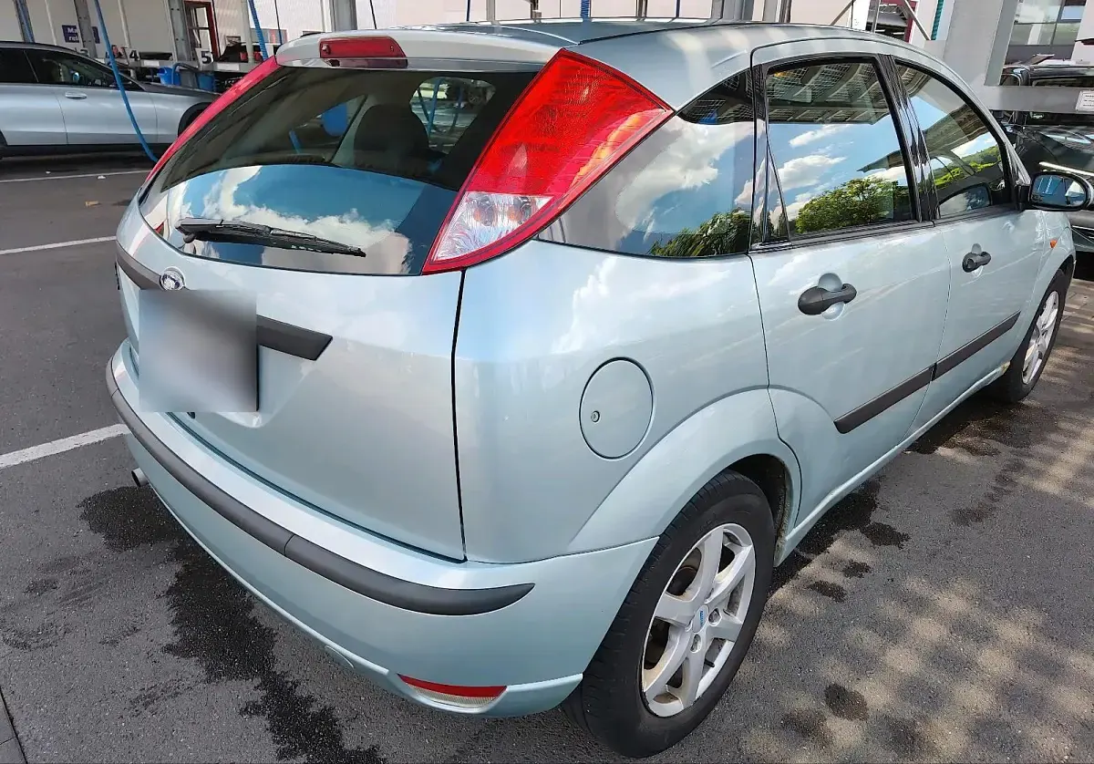 Gebraucht Ford Focus 101 PS (74 kW) 2003 Grau Kombi