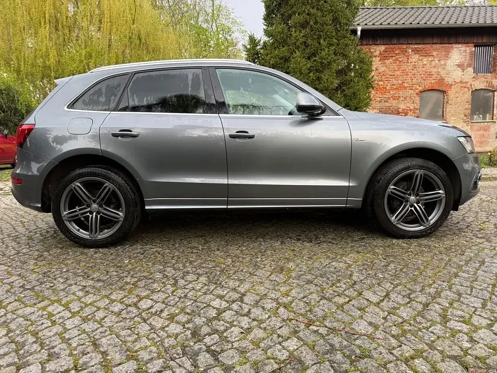 Gebraucht Audi Q5 S-Line 179 PS (131 kW) 2016 Grau SUV