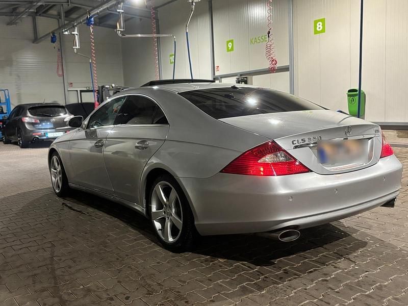 Second-hand Mercedes CLS320 2006 Argintiu Coupe