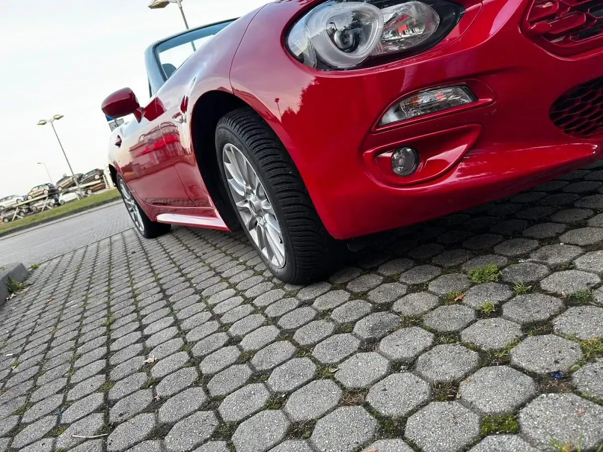 Gebraucht Fiat 124 Spider 140 PS (102 kW) 2018 Rot Cabrio