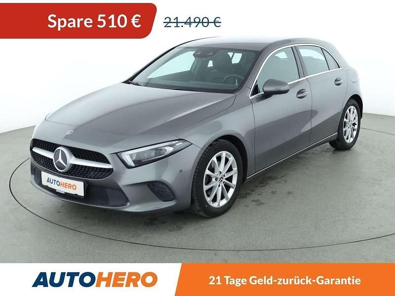 Mountaingrau Gebraucht 2018 Mercedes A180 Limousine | 20.980 € (Fairer Preis) - Bild 1/3