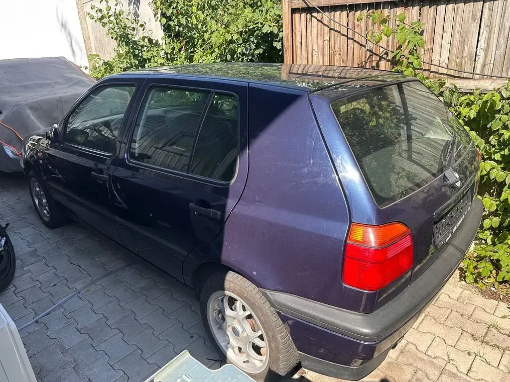 Gebraucht VW Golf III 90 PS (66 kW) 1994 Blau Limousine
