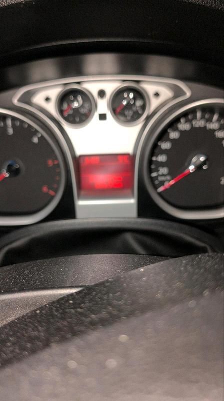 Gebraucht Ford Kuga 143 PS (105 kW) 2011 Silber SUV