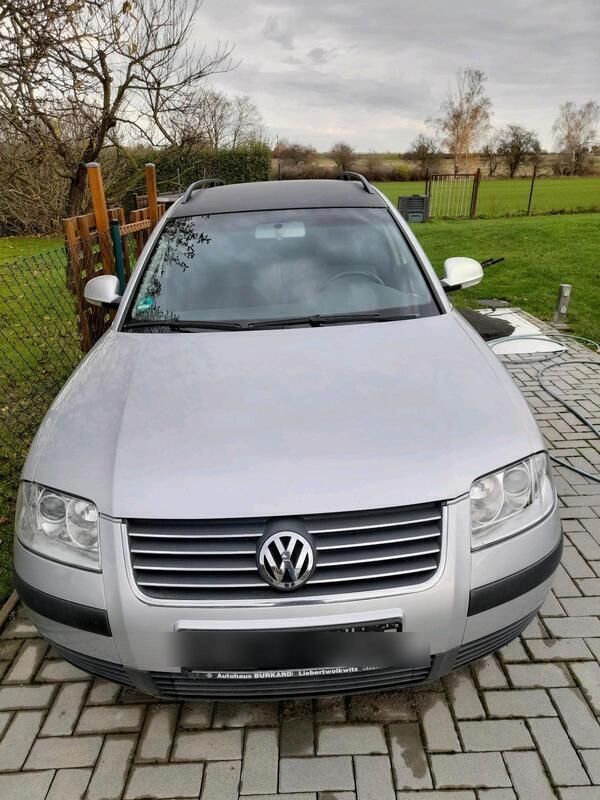 Silber Gebraucht 2004 VW Passat Kombi | 750 € (Superpreis) - Bild 1/4
