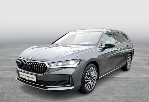 Gebraucht Skoda Superb LAURIN & KLEMENT 150 PS (110 kW) 2025 Grau Kombi