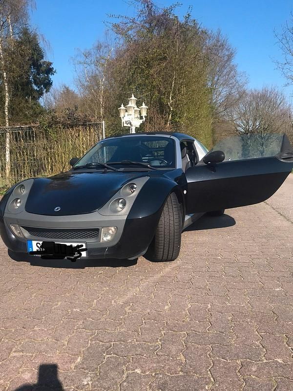 Schwarz Gebraucht 2003 Smart Roadster Cabrio | 4.499 € (Fairer Preis) - Bild 1/4