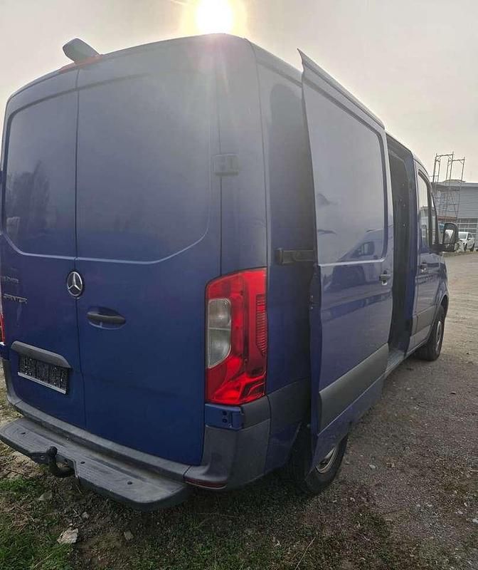 Gebraucht Mercedes Sprinter 155 PS (114 kW) 2019 Blau Van