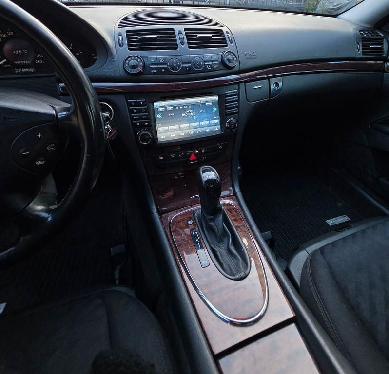 Gebraucht Mercedes 220 150 PS (110 kW) 2002 Silber Limousine