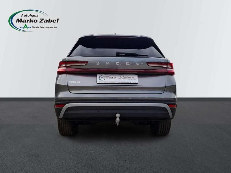 Neu Skoda Kodiaq Selection 150 PS (110 kW) 2026 Grau SUV