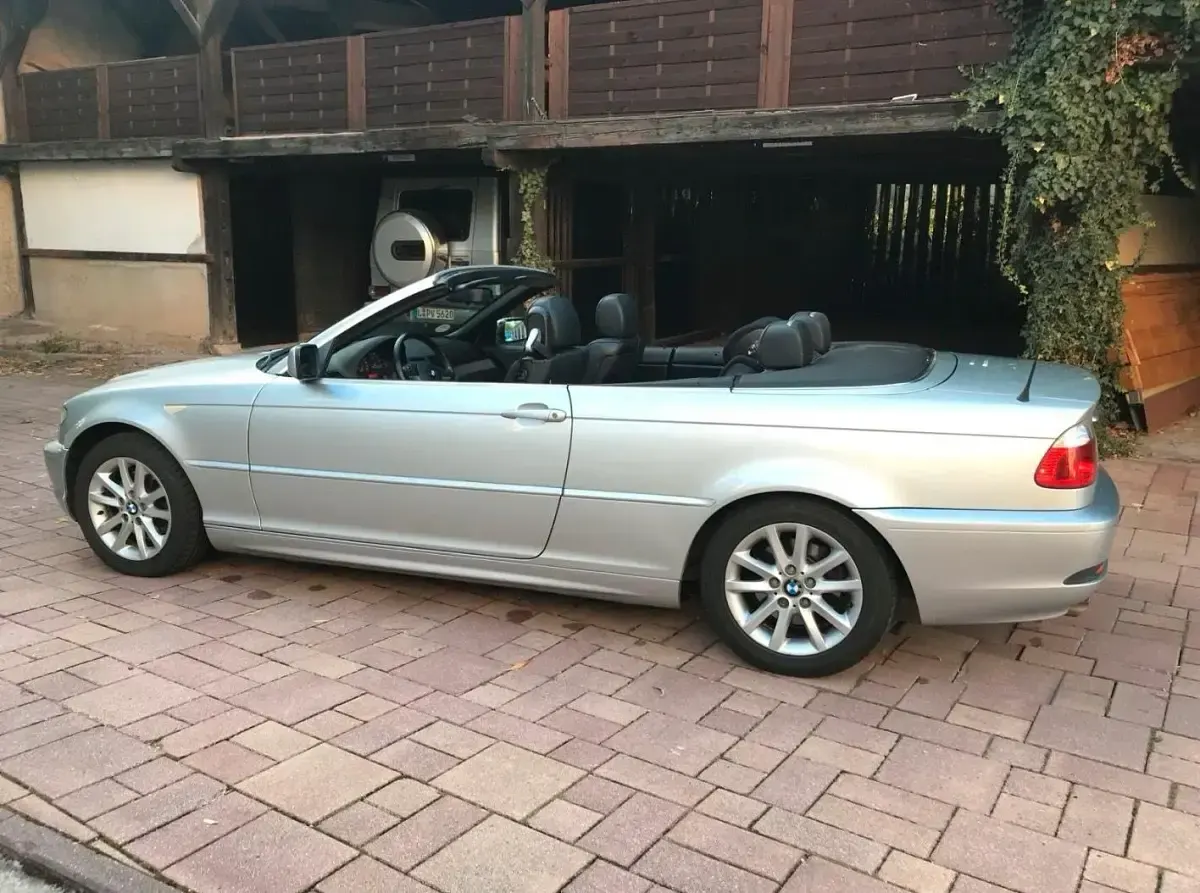 Gebraucht BMW 320 Cabriolet 170 PS (125 kW) 2004 Silber Cabrio