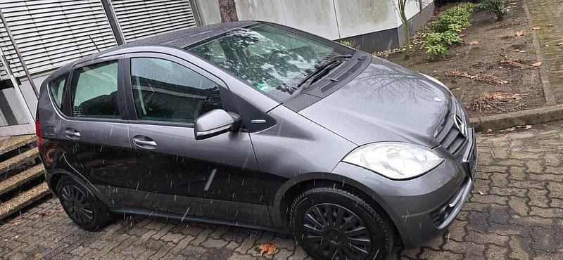 Gebraucht Mercedes A160 95 PS (69 kW) 2010 Grau Limousine