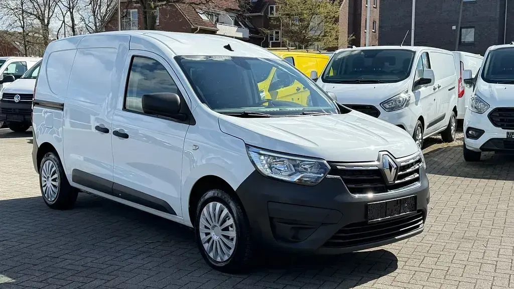 Używany Renault Express 75 KM (55 kW) 2021 Biały Minivan