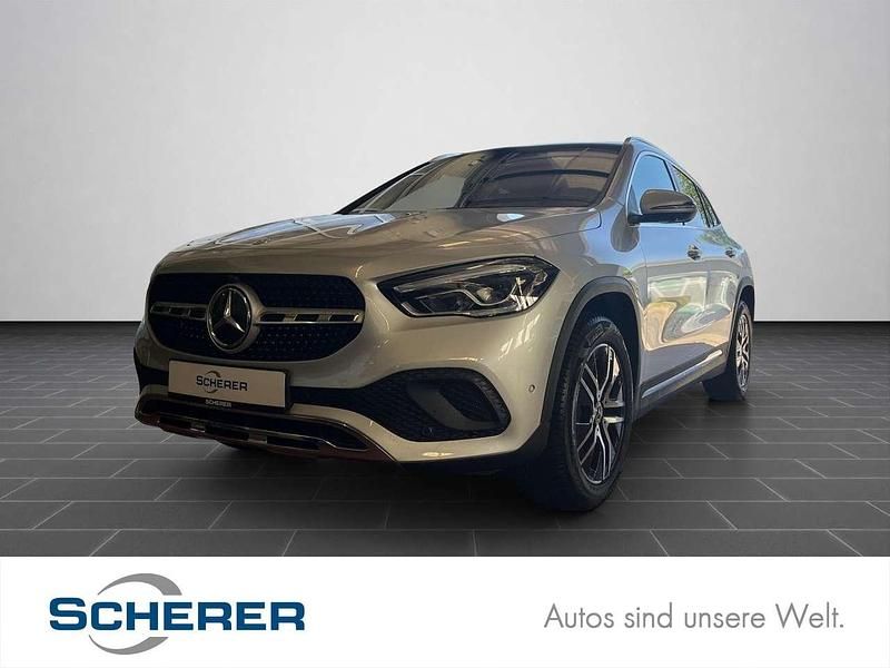 Silbermetallic (metallic) Gebraucht 2023 Mercedes GLA180 Progressive SUV | 31.990 € (Guter Preis) - Bild 1/4
