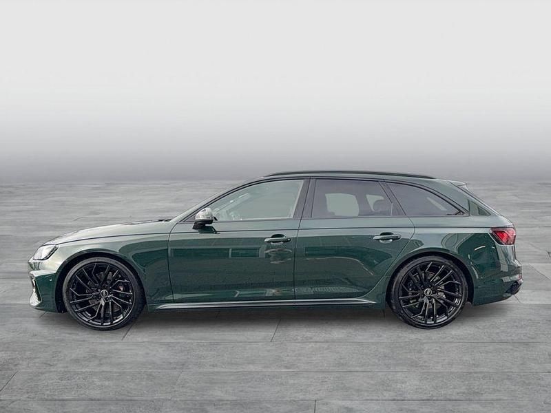Gebraucht Audi RS4 Ambiente 450 PS (330 kW) 2024 Goodwoodgrün, perleffekt Kombi