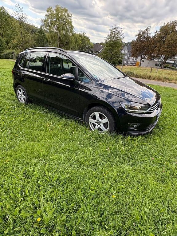 Schwarz Gebraucht 2014 VW Golf Sportsvan Comfortline Van / Kleinbus | 8.888 € (Fairer Preis) - Bild 1/2