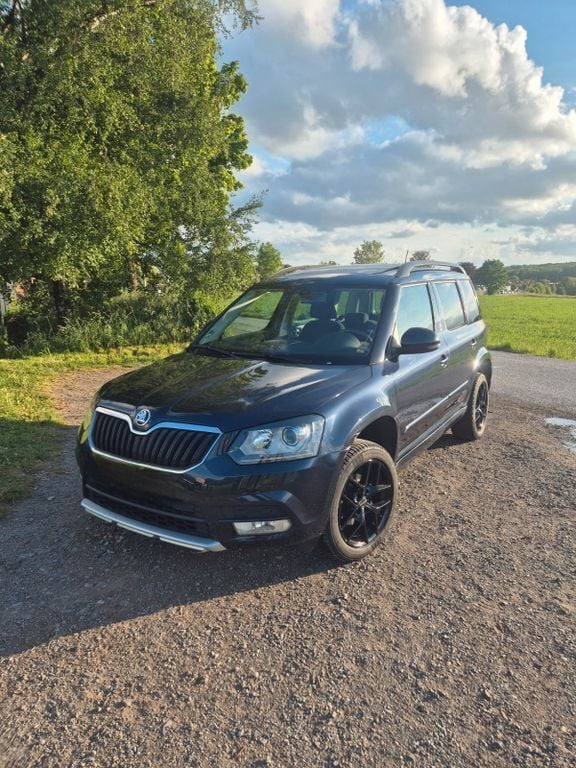 Blau Gebraucht 2015 Skoda Yeti Style SUV | 13.000 € (Guter Preis) - Bild 1/4