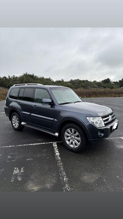 Gebraucht Mitsubishi Pajero Instyle 199 PS (146 kW) 2010 Blau SUV
