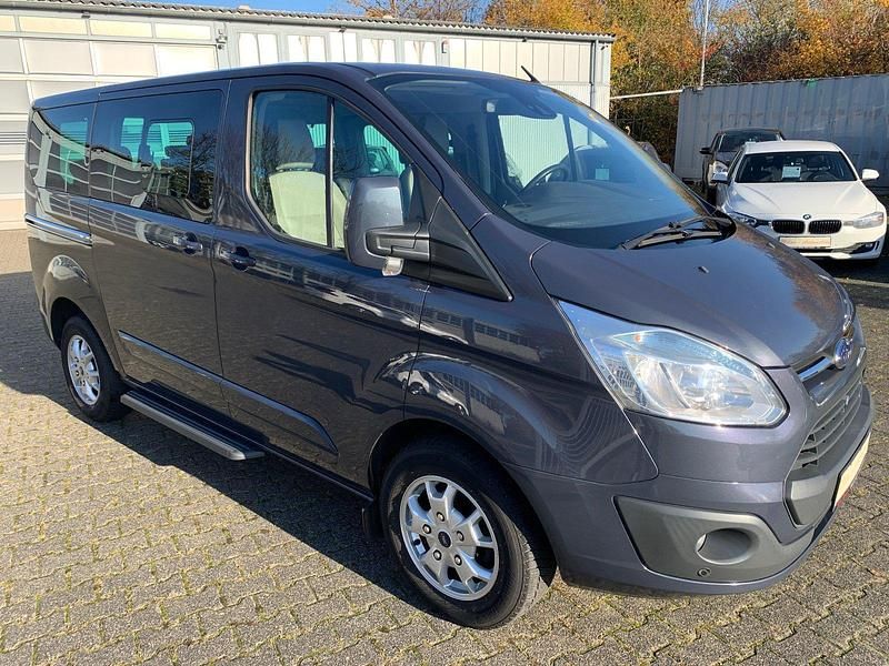 Grau Gebraucht 2014 Ford Tourneo Titanium Van / Kleinbus | 15.900 € (Fairer Preis) - Bild 1/4