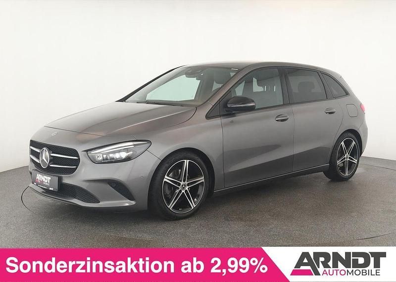 Mountaingrau Gebraucht 2022 Mercedes B180 Progressive Van / Kleinbus | 27.484 € (Fairer Preis) - Bild 1/4