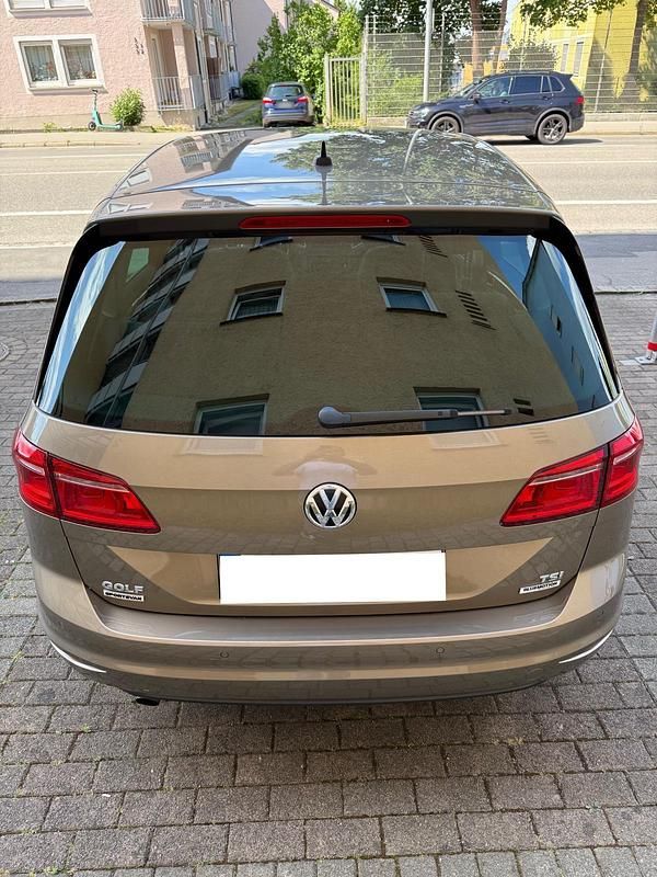 Second-hand VW Golf 110 CP (80 kW) 2016 Auriu SUV